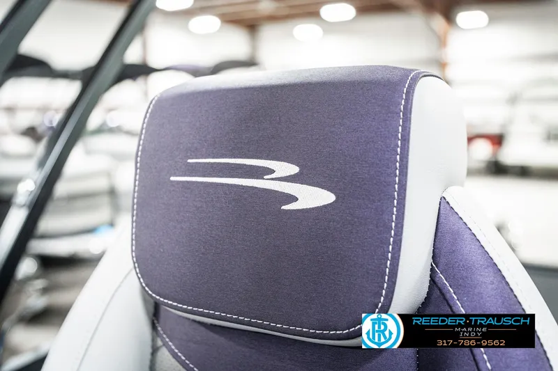 Slide: The Image of 2025 Bennington 21 SSB boat seat with logo, showcased at Reeder-Trausch Marine. - 47