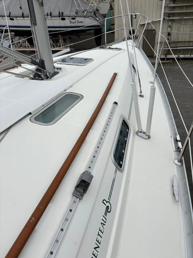 Slide: The Image of Beneteau Oceanis 352 1999 - 13