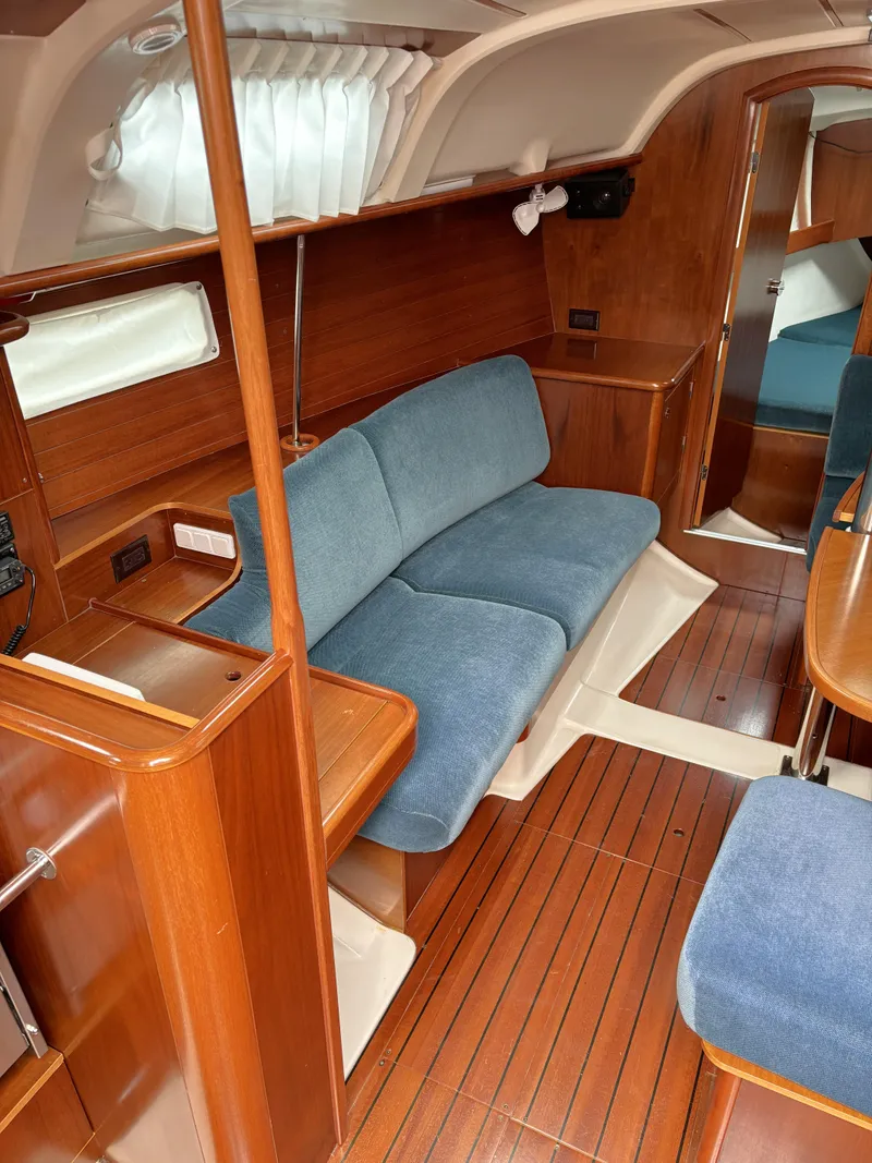 Slide: The Image of Beneteau Oceanis 352 1999 - 58