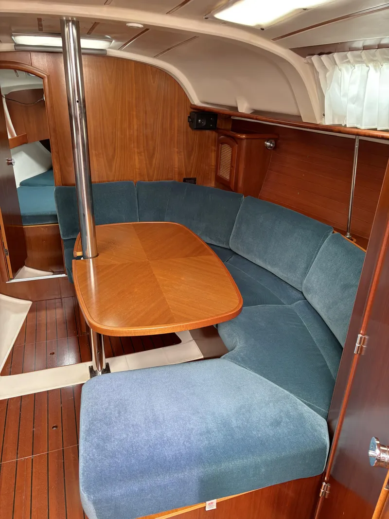 Slide: The Image of Beneteau Oceanis 352 1999 - 59