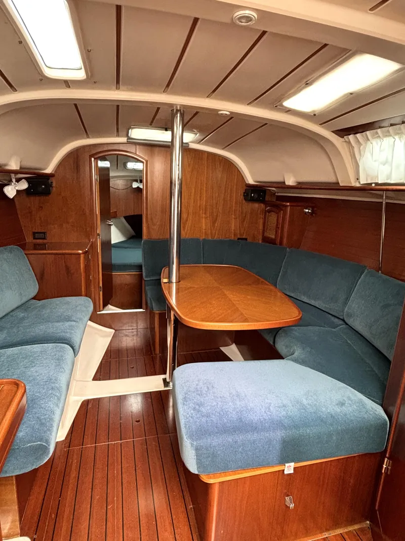 Slide: The Image of Beneteau Oceanis 352 1999 - 60