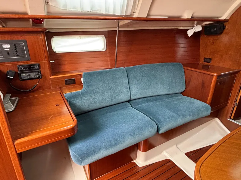 Slide: The Image of Beneteau Oceanis 352 1999 - 61