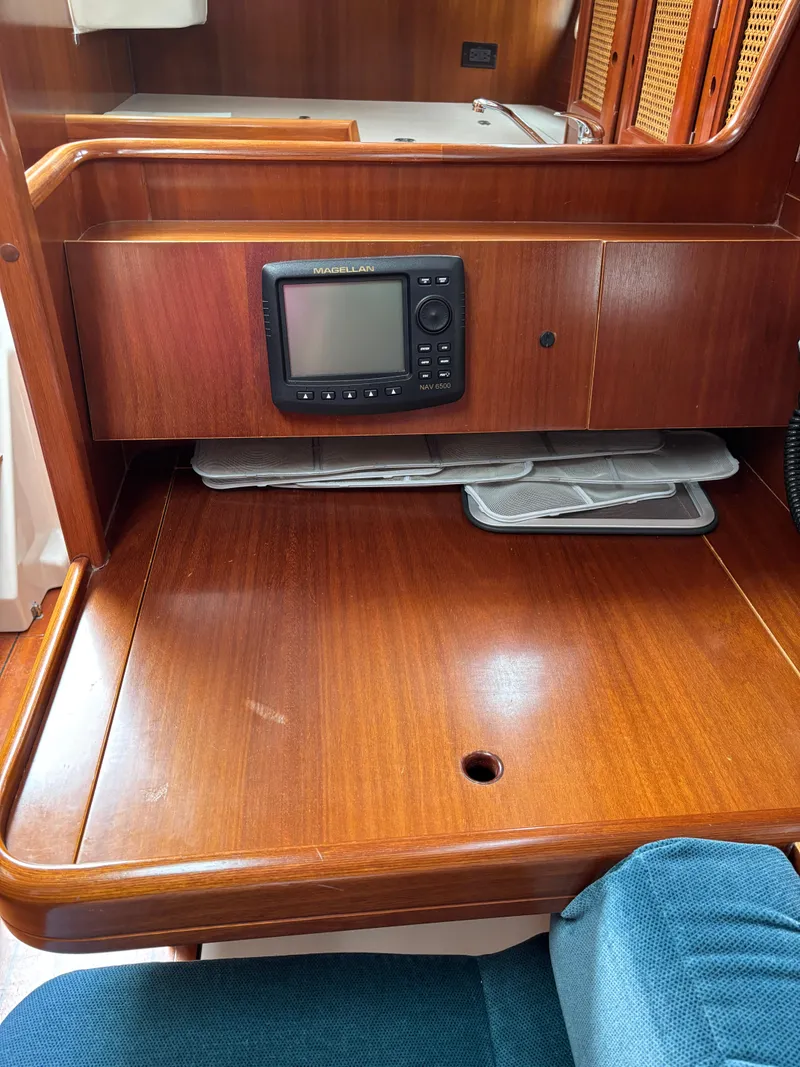 Slide: The Image of Beneteau Oceanis 352 1999 - 64