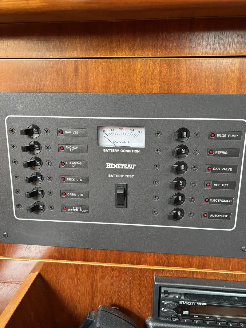 Slide: The Image of Beneteau Oceanis 352 1999 - 65