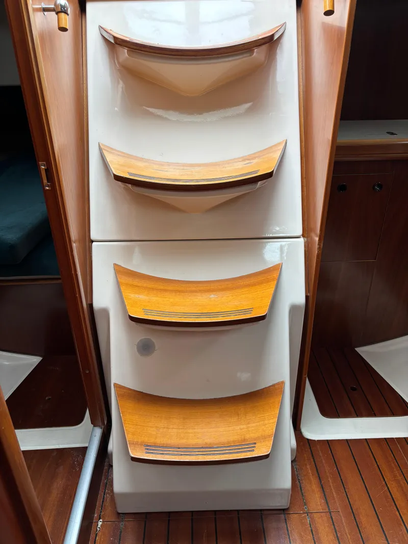 Slide: The Image of Beneteau Oceanis 352 1999 - 69