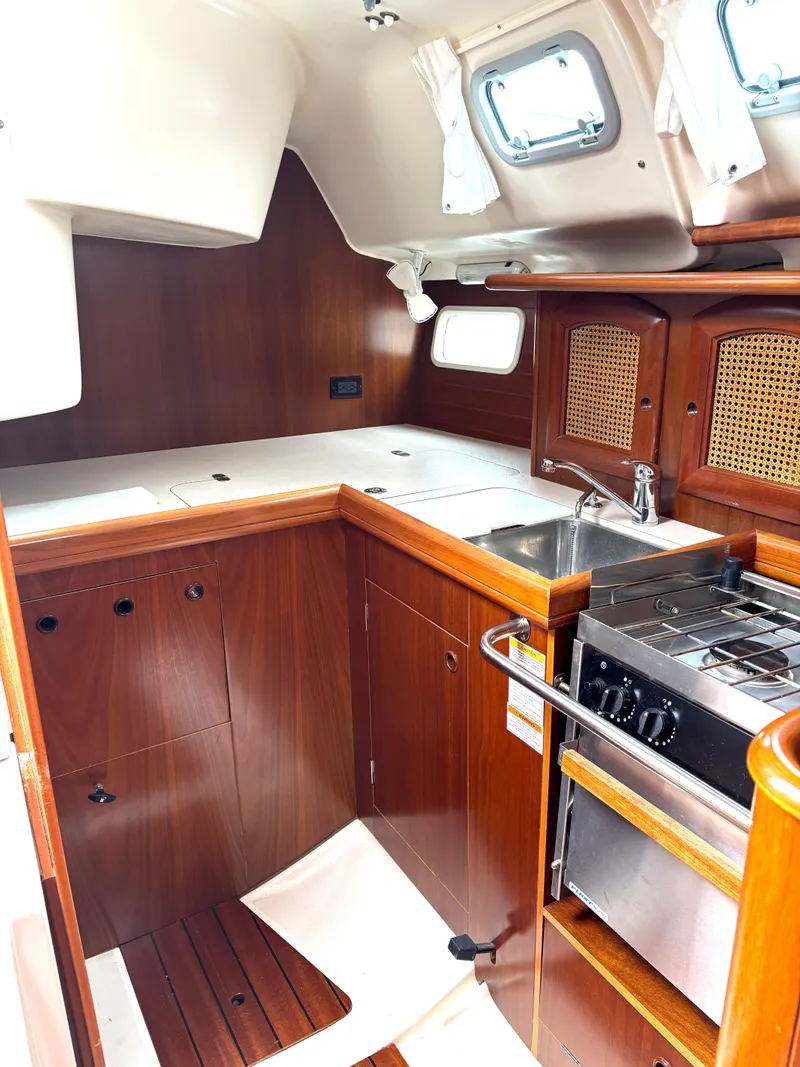 Slide: The Image of Beneteau Oceanis 352 1999 - 70