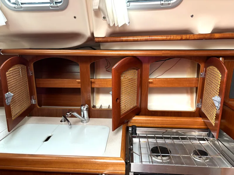 Slide: The Image of Beneteau Oceanis 352 1999 - 77