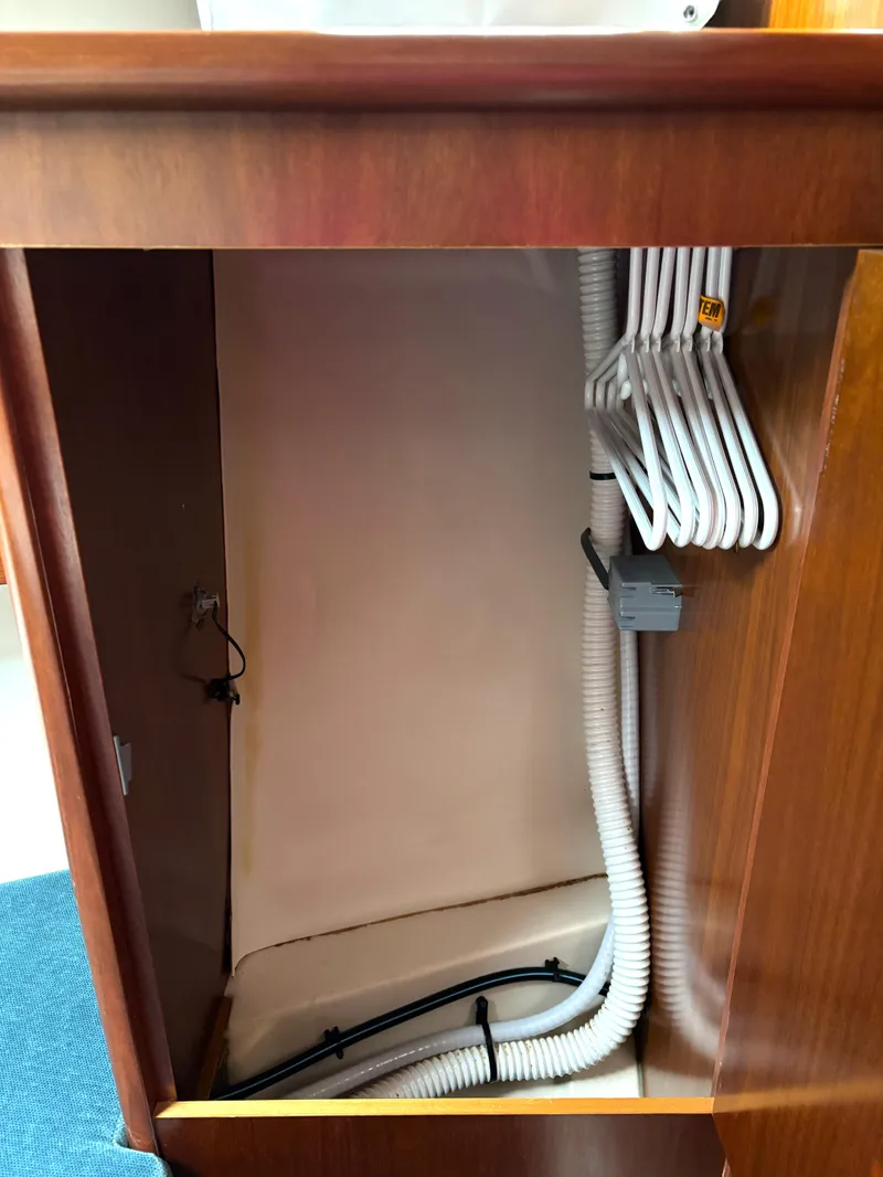 Slide: The Image of Beneteau Oceanis 352 1999 - 84