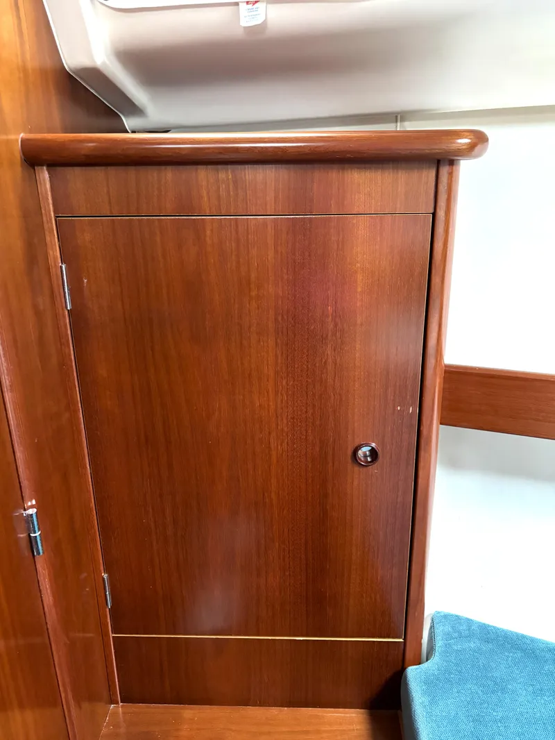 Slide: The Image of Beneteau Oceanis 352 1999 - 85