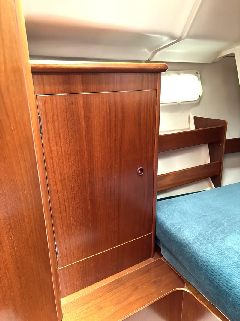 Slide: The Image of Beneteau Oceanis 352 1999 - 92