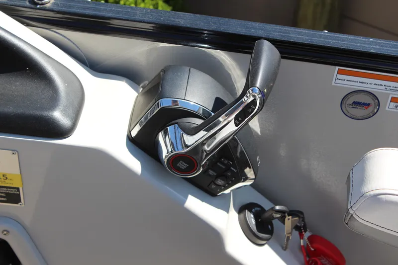 Slide: The Image of Control panel of 2023 Tahoe Pontoon Cascade Platinum Versatile Rear Bench 25'. - 14