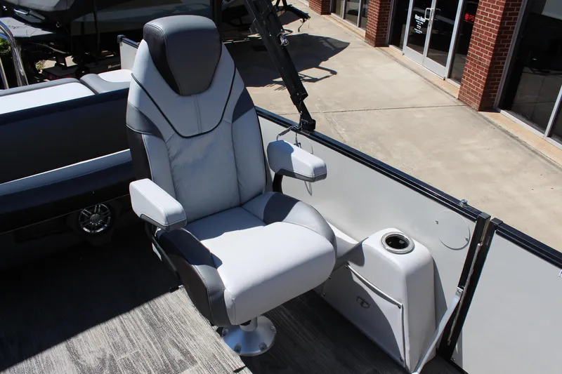 Slide: The Image of Luxurious captain's chair on 2023 Tahoe Pontoon Cascade Platinum Versatile Rear Bench 25'. - 8