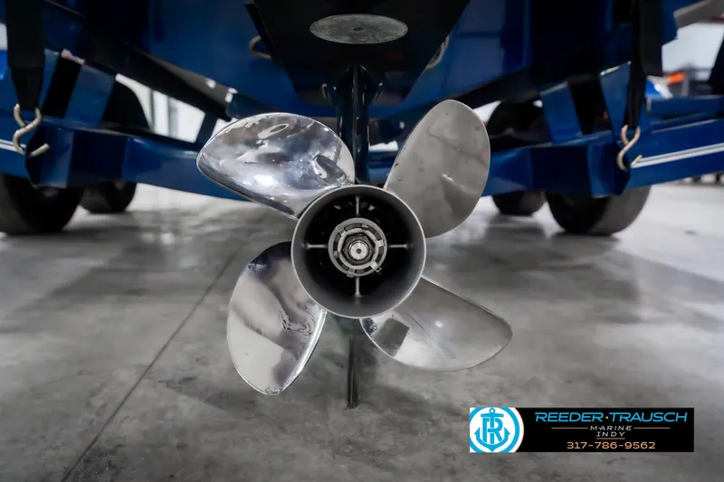 Slide: The Image of Propeller of 2007 Starcraft Limited 1900 OB boat on display in showroom. - 49