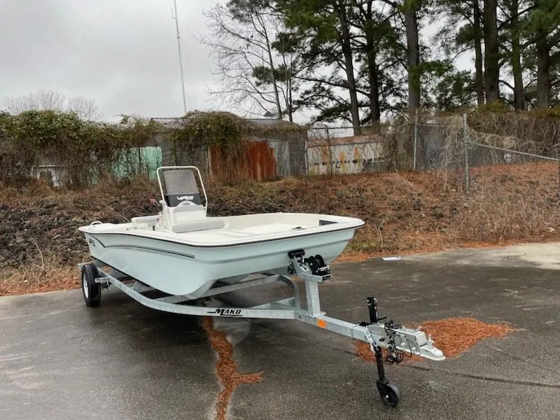 Slide: The Image of Mako Pro Skiff 17 CC 2025 - 26