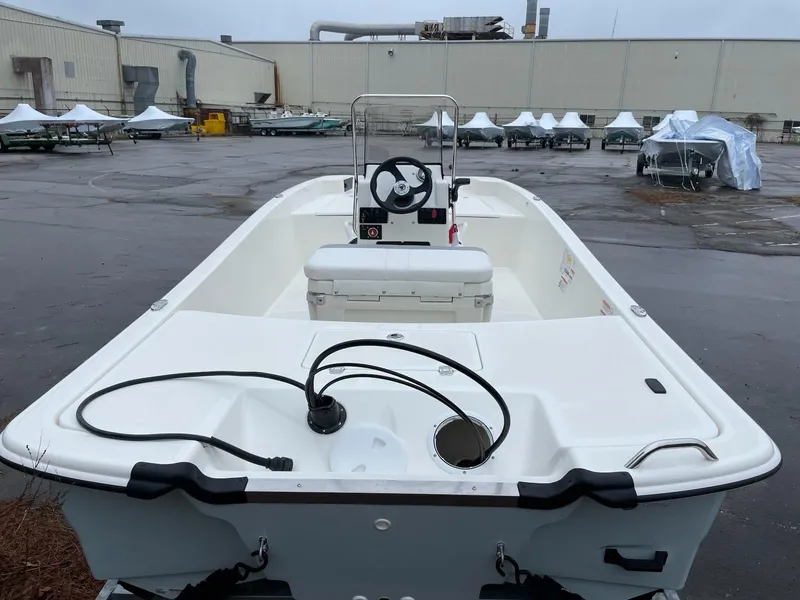 Slide: The Image of Mako Pro Skiff 17 CC 2025 - 28
