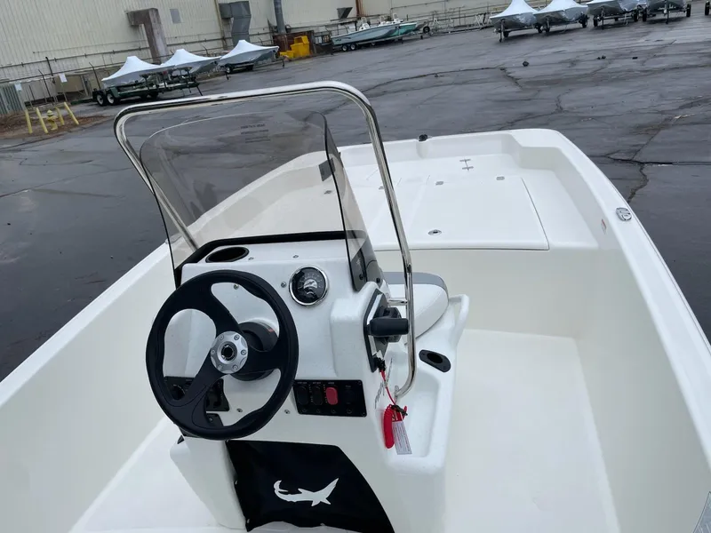 Slide: The Image of Mako Pro Skiff 17 CC 2025 - 29