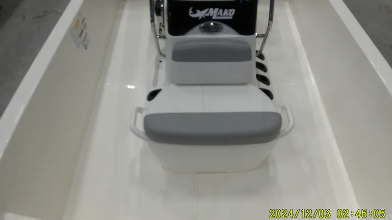 Slide: The Image of Mako Pro Skiff 17 CC 2025 - 9