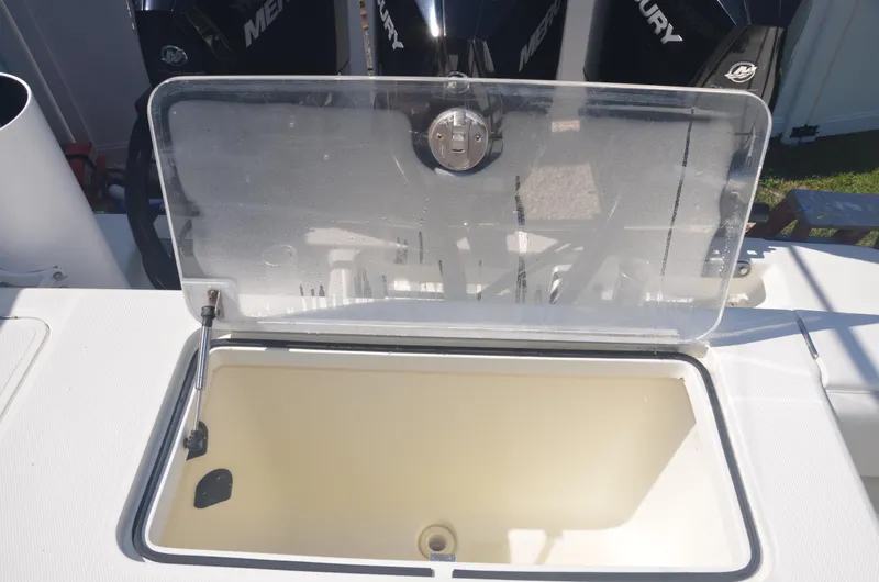 Slide: The Image of SeaVee 34 Triple Play - Deck Equipment - 10