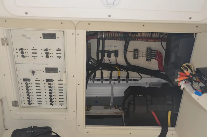 Slide: The Image of SeaVee 34 Triple Play - Electrical - 12