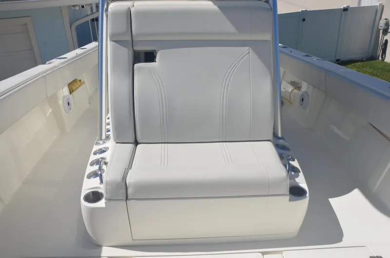 Slide: The Image of SeaVee 34 Triple Play - Helm Seat - 4