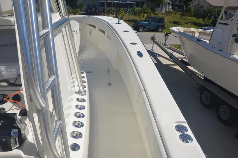 Slide: The Image of SeaVee 34 Triple Play - Deck Equipment - 7