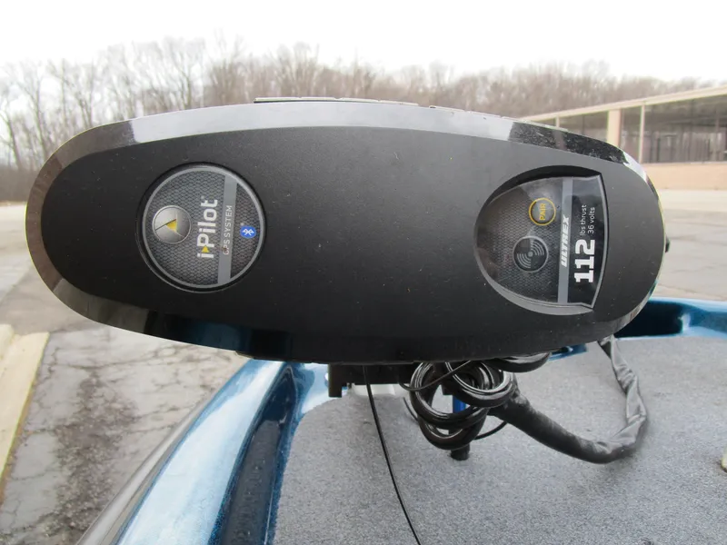 Slide: The Image of Trolling motor control panel on a 2013 Bass Cat Sabre boat, featuring i-Pilot technology. - 7