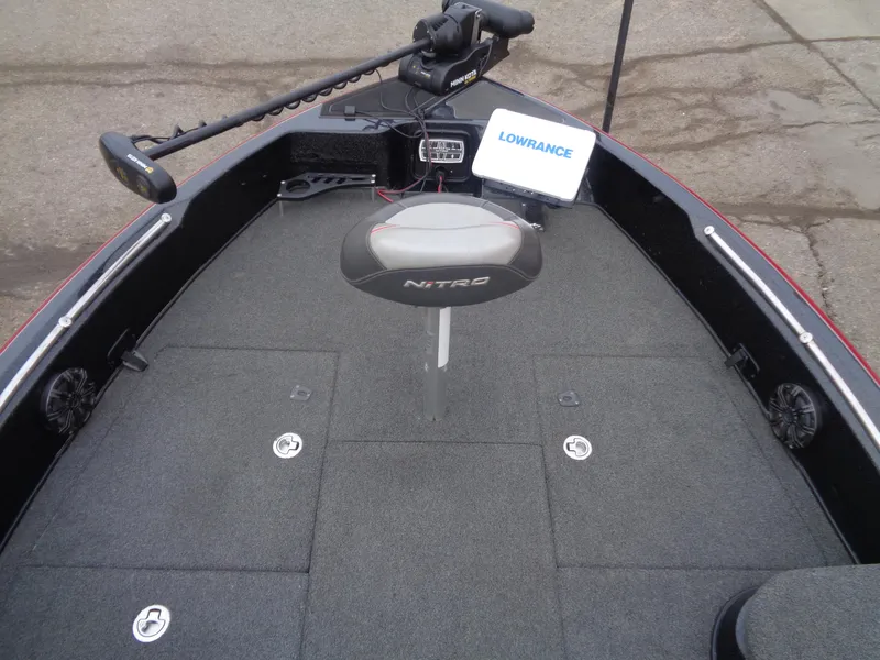 Slide: The Image of 2018 Nitro ZV21 boat deck with Lowrance electronics and trolling motor. - 10