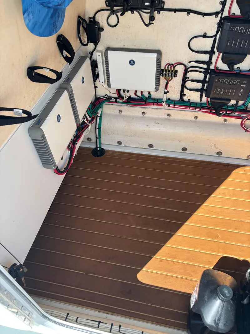 Slide: The Image of Yellowfin Boats, Contender Boats, SeaVee Boats, Regulator Boats, SeaHunter Boats, Invincible Boats, Pair Marine, Southport, REV Yacht Sales - 11