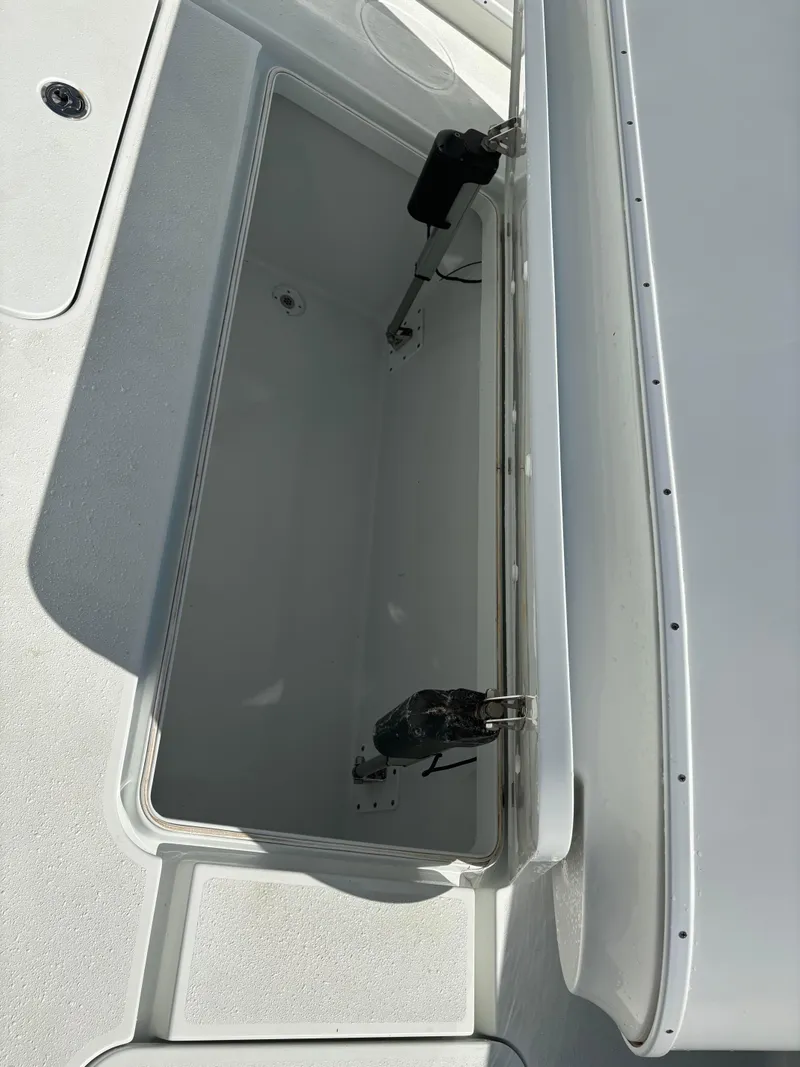 Slide: The Image of Yellowfin Boats, Contender Boats, SeaVee Boats, Regulator Boats, SeaHunter Boats, Invincible Boats, Pair Marine, Southport, REV Yacht Sales - 12