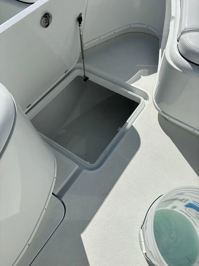 Slide: The Image of Yellowfin Boats, Contender Boats, SeaVee Boats, Regulator Boats, SeaHunter Boats, Invincible Boats, Pair Marine, Southport, REV Yacht Sales - 16