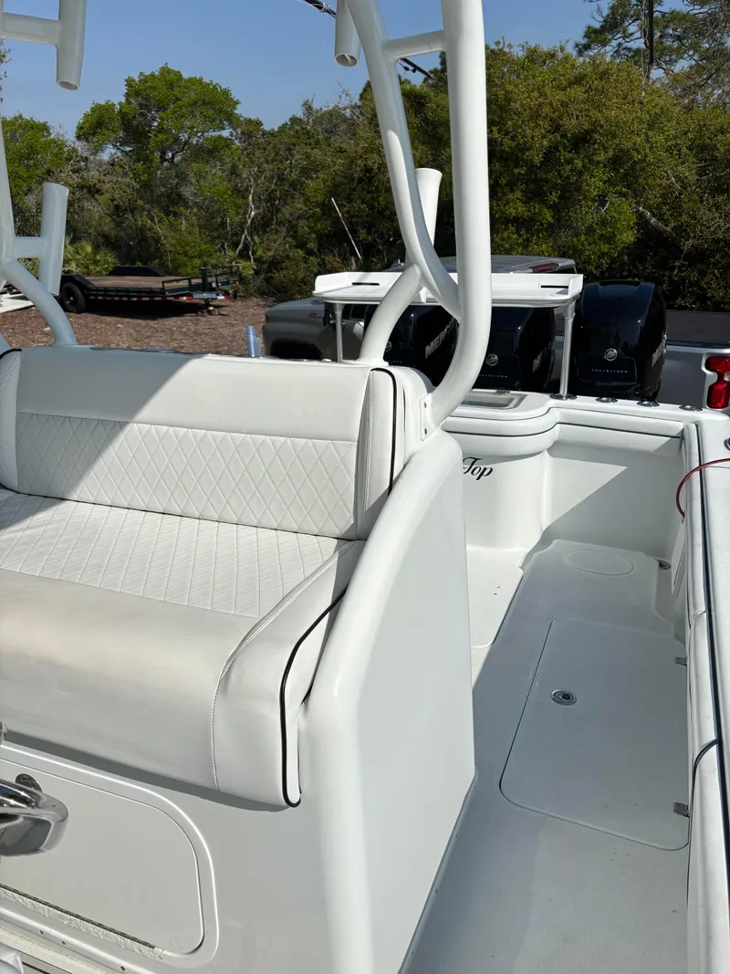 Slide: The Image of Yellowfin Boats, Contender Boats, SeaVee Boats, Regulator Boats, SeaHunter Boats, Invincible Boats, Pair Marine, Southport, REV Yacht Sales - 17