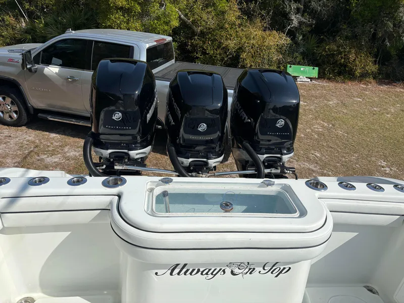 Slide: The Image of Yellowfin Boats, Contender Boats, SeaVee Boats, Regulator Boats, SeaHunter Boats, Invincible Boats, Pair Marine, Southport, REV Yacht Sales - 9