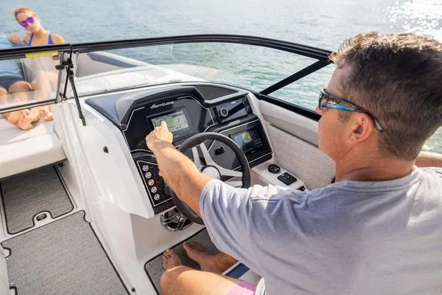 Slide: The Image of Hurricane SunDeck 2600 OB 2025 - 6