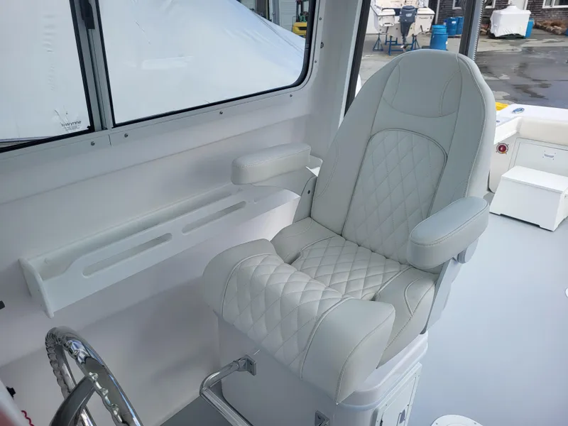 Slide: The Image of Steiger Craft 255 DV MIAMI 2025 - 65