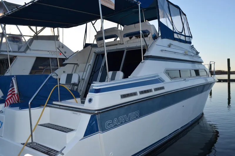 Slide: The Image of Carver Santego 38 1989 - 14