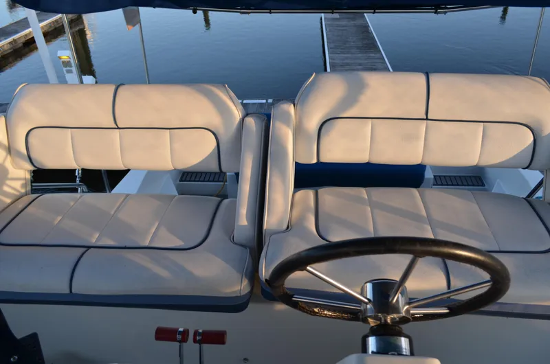 Slide: The Image of Carver Santego 38 1989 - 25