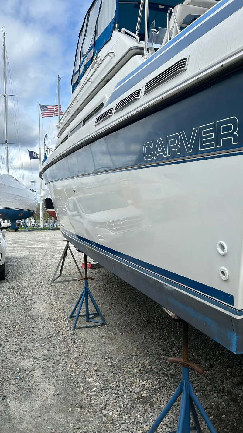 Slide: The Image of Carver Santego 38 1989 - 4