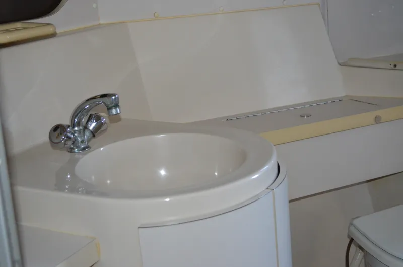 Slide: The Image of Carver Santego 38 1989 - 64