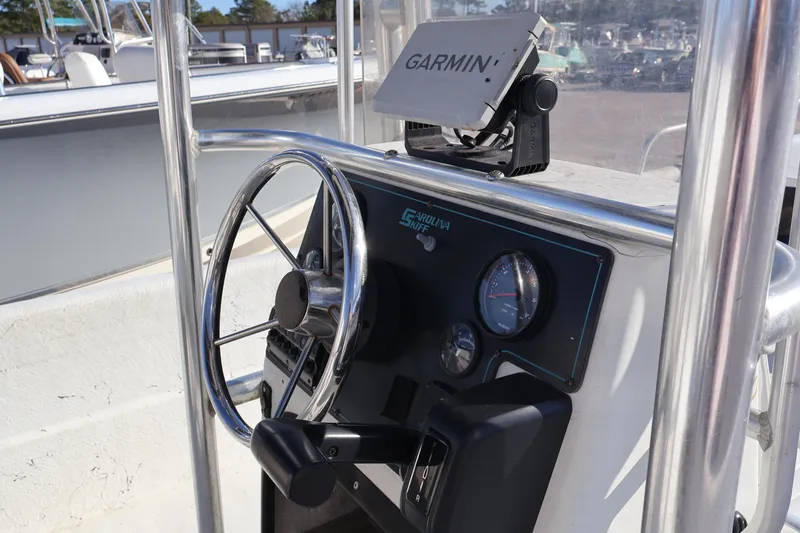 Slide: The Image of Carolina 1980 DLX w/ 2024 DF90ATLW5 (2HRS) 2003 - 14