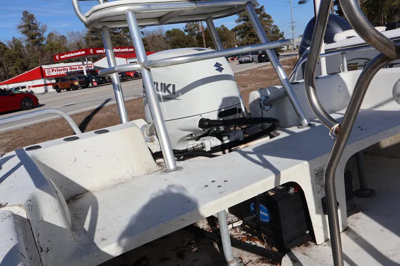 Slide: The Image of Carolina 1980 DLX w/ 2024 DF90ATLW5 (2HRS) 2003 - 7