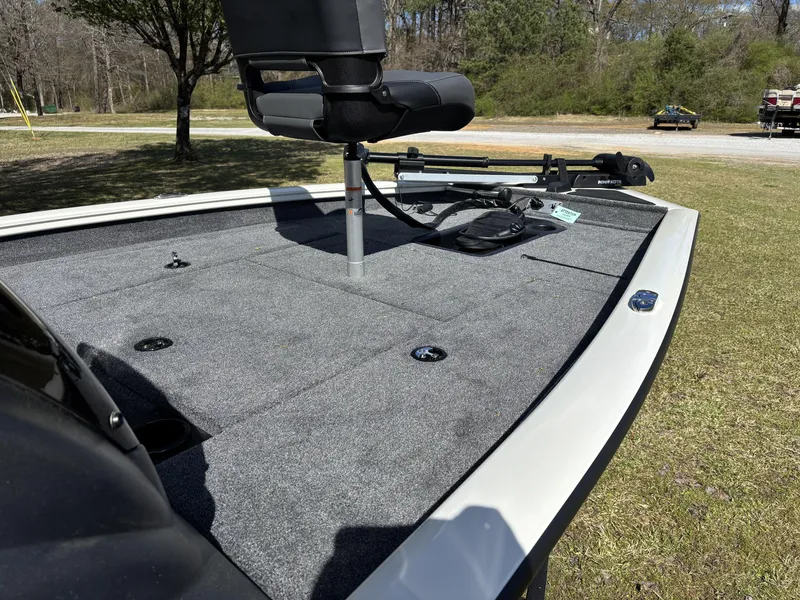 Slide: The Image of Tracker Pro Team 175 2025 - 12