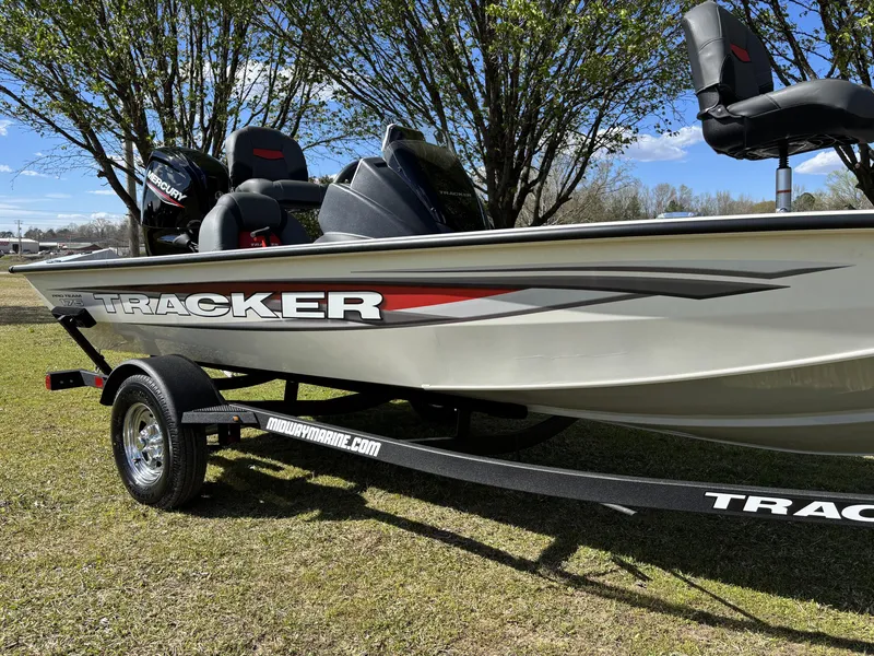 Slide: The Image of Tracker Pro Team 175 2025 - 14