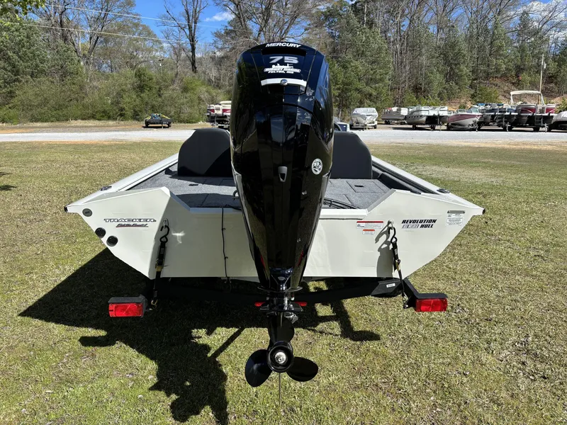 Slide: The Image of Tracker Pro Team 175 2025 - 8