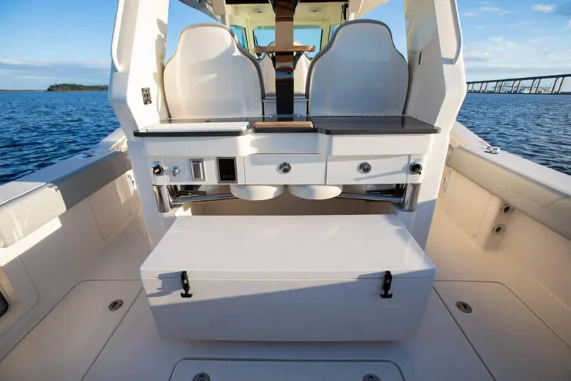 Slide: The Image of 2023-Scout-425-LXF-MarineMax - 8