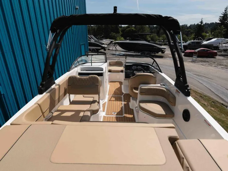 Slide: The Image of Bayliner VR6 Bowrider I/O 2025 - 5