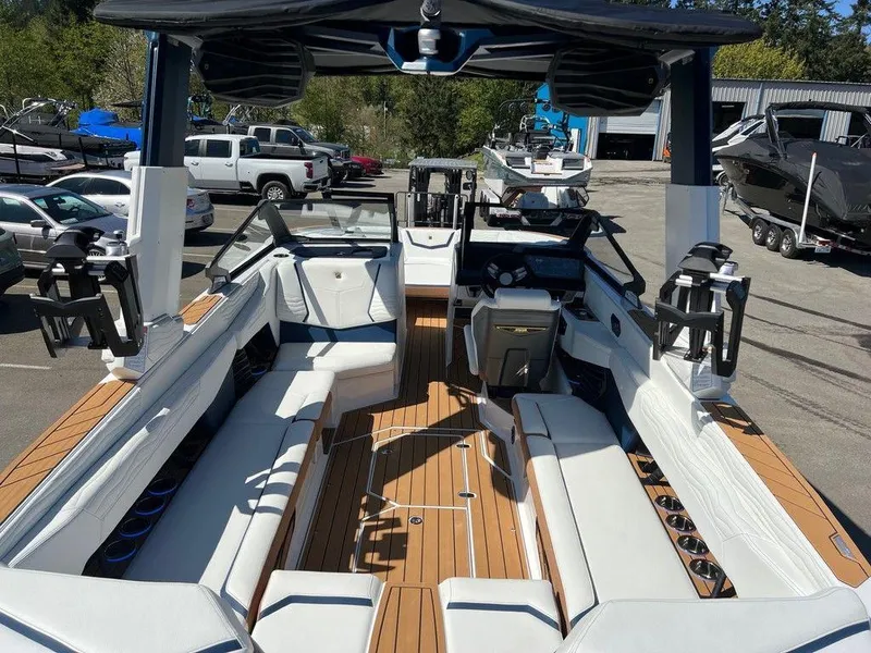 Slide: The Image of Nautique Super Air Nautique G25 2025 - 6