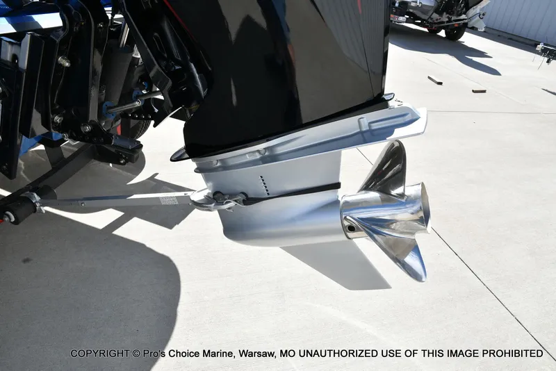 Slide: The Image of 2023 Nitro Z18 Pro boat with 175 Pro-XS engine, featuring a shiny propeller. - 24