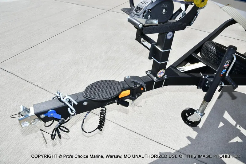 Slide: The Image of Trailer hitch of 2023 Nitro Z18 Pro w/175 Pro-XS on concrete surface. - 33