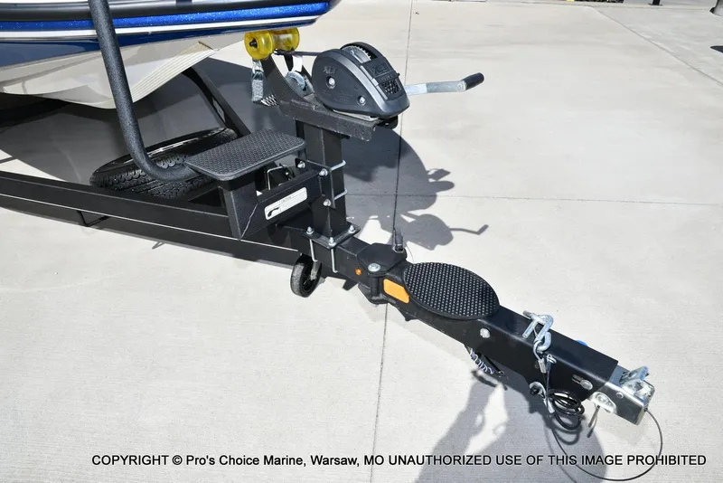 Slide: The Image of Trailer hitch of 2023 Nitro Z18 Pro w/175 Pro-XS boat on concrete surface. - 34