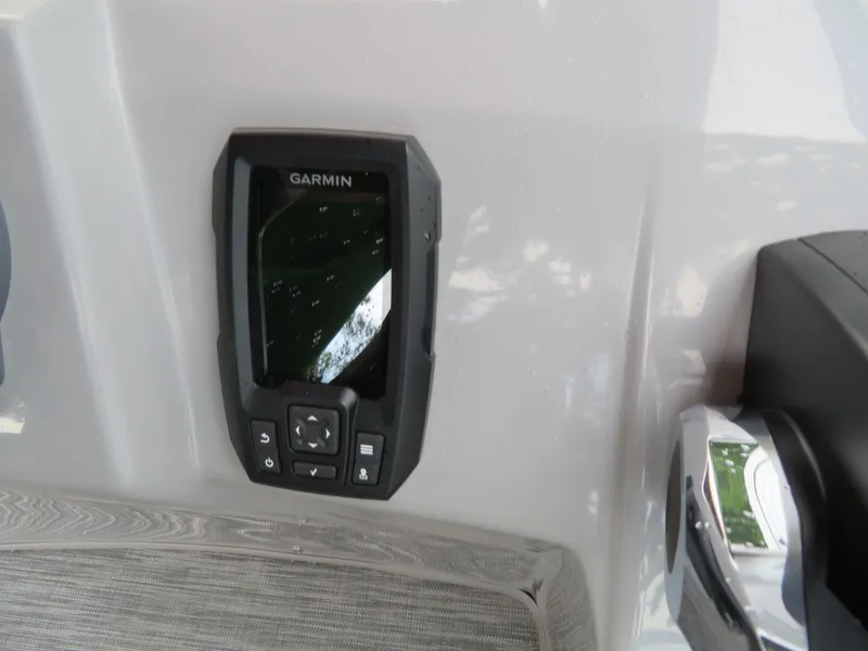 Slide: The Image of Garmin device on 2021 Bennington 20SLV boat dashboard. - 18